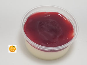 Panna cotta met rode vruchten coulis